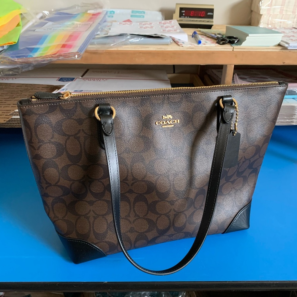 💚Coach Zip Top Tote💚 - Picture 5 of 5